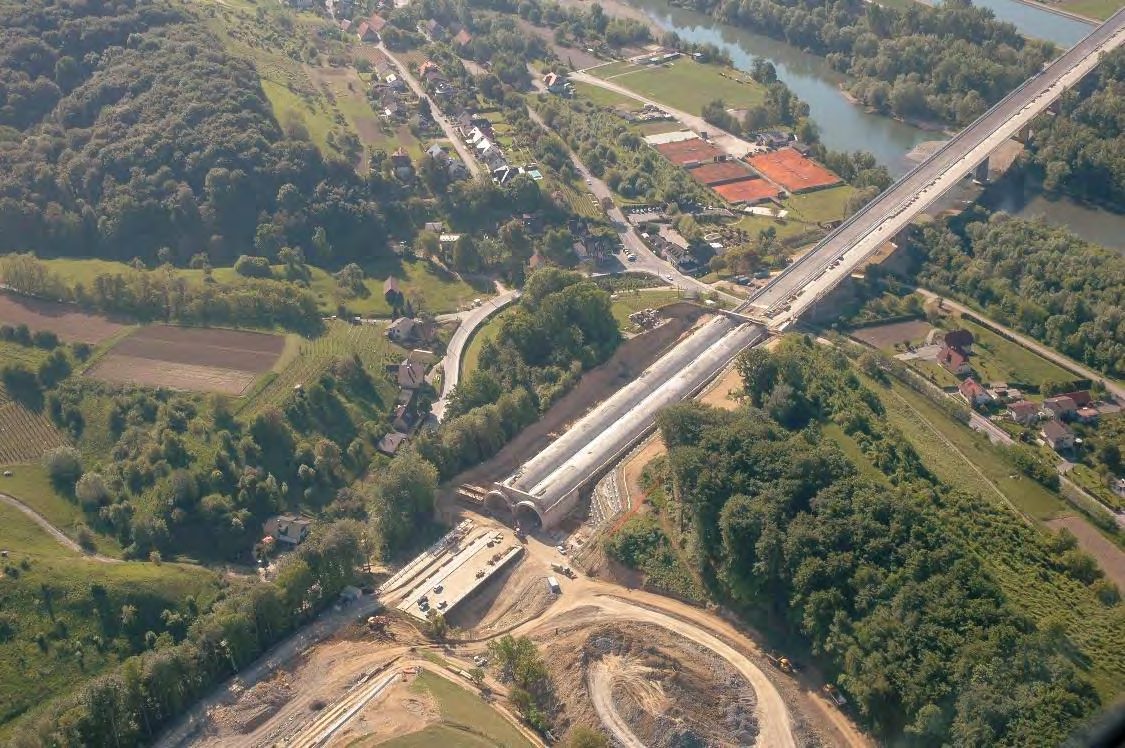 Slika 8: Gradnja pokritega vkopa Malečnik