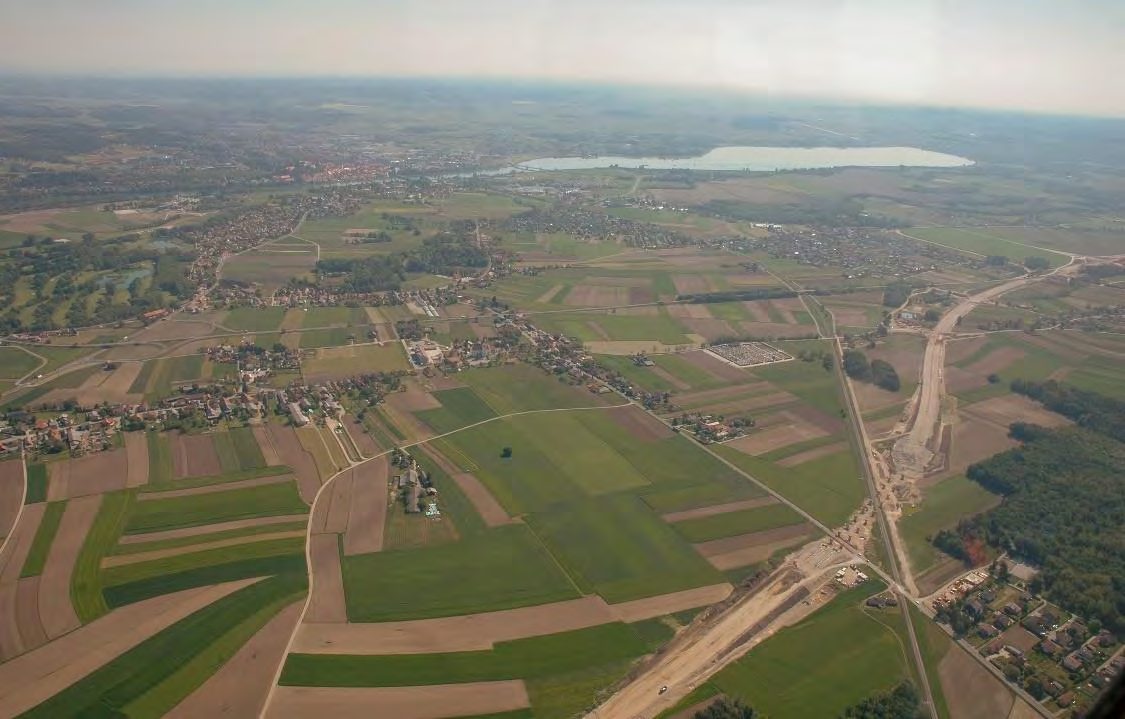 Slika 2: Gradnja avtoceste pri Dražencih z viaduktom preko železnice Pragersko – Ptuj